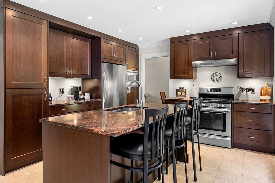 1617 Emerson Court North Vancouver, BC - 8