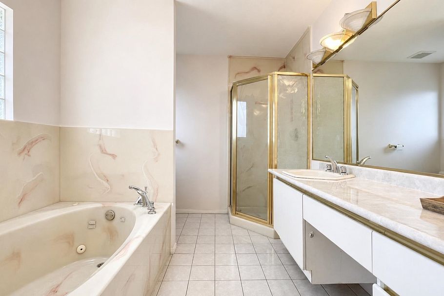 3211 Queens Avenue Vancouver, BC - 12
