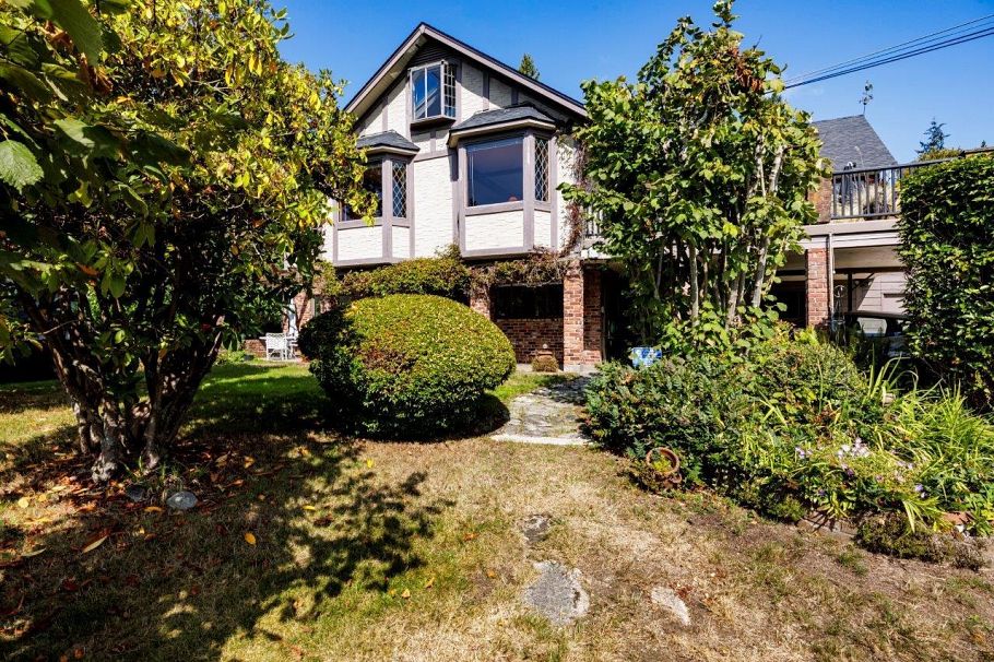 350 E Windsor Road North Vancouver, BC - 1