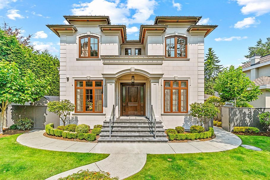 2867 W 44th Avenue Vancouver, BC - 1