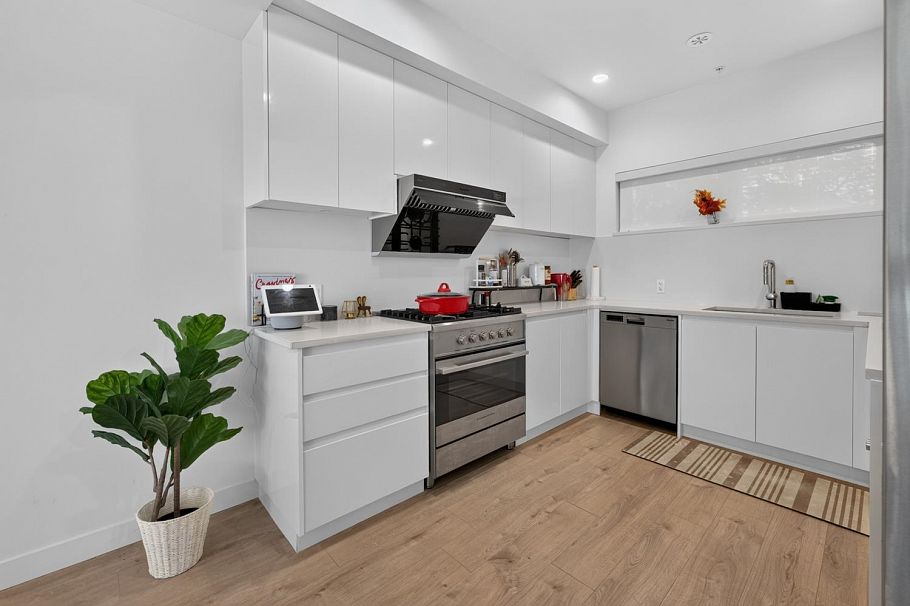 25 3490 Mt Seymour Parkway Vancouver, BC - 13