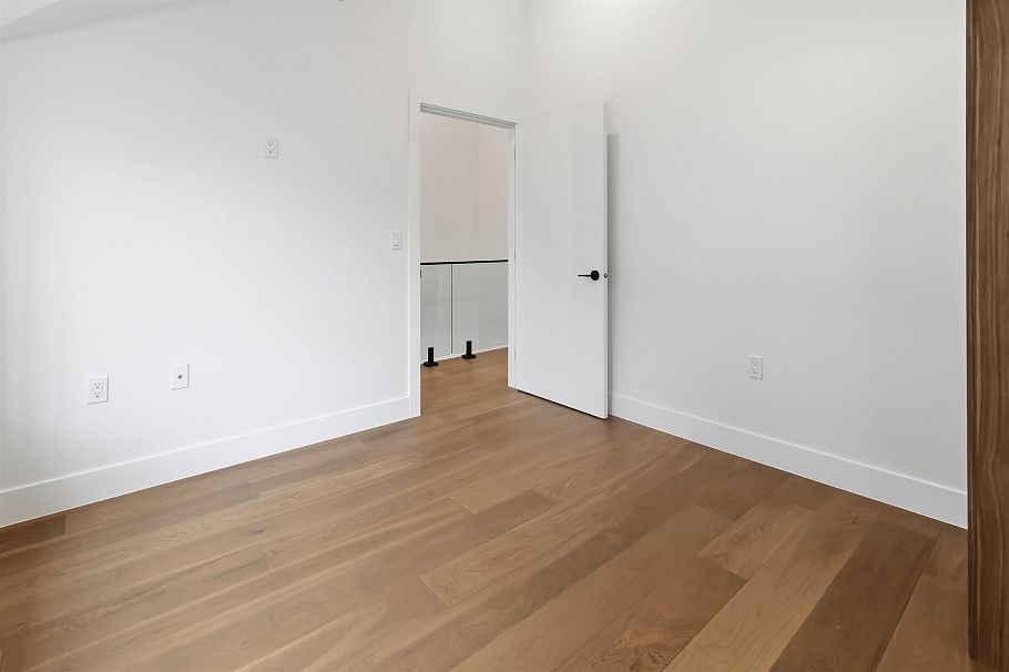 2 552 Kaslo Street Vancouver, BC - 23