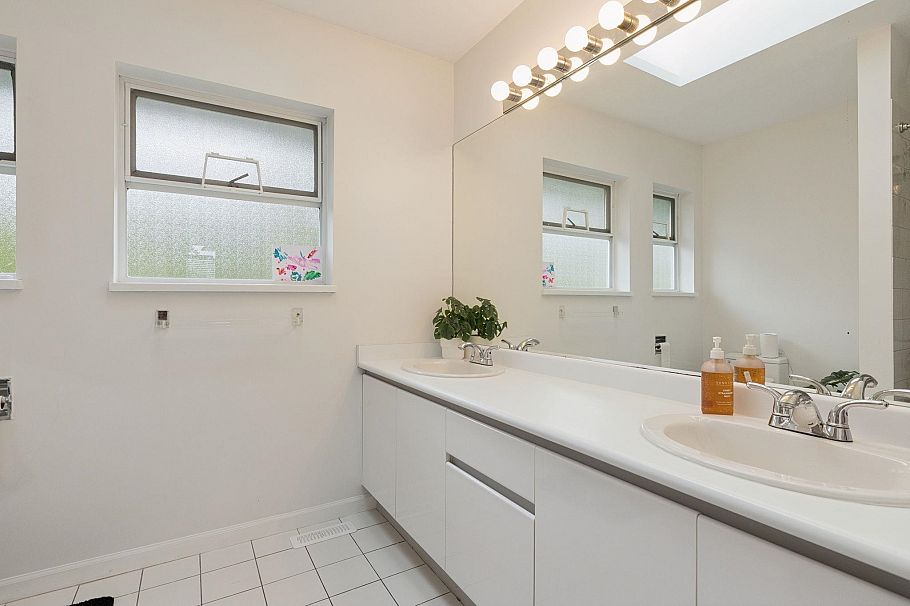 456 Montroyal Boulevard North Vancouver, BC - 27