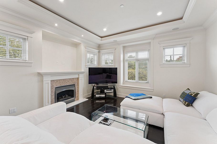 4898 Quebec Street Vancouver, BC - 3
