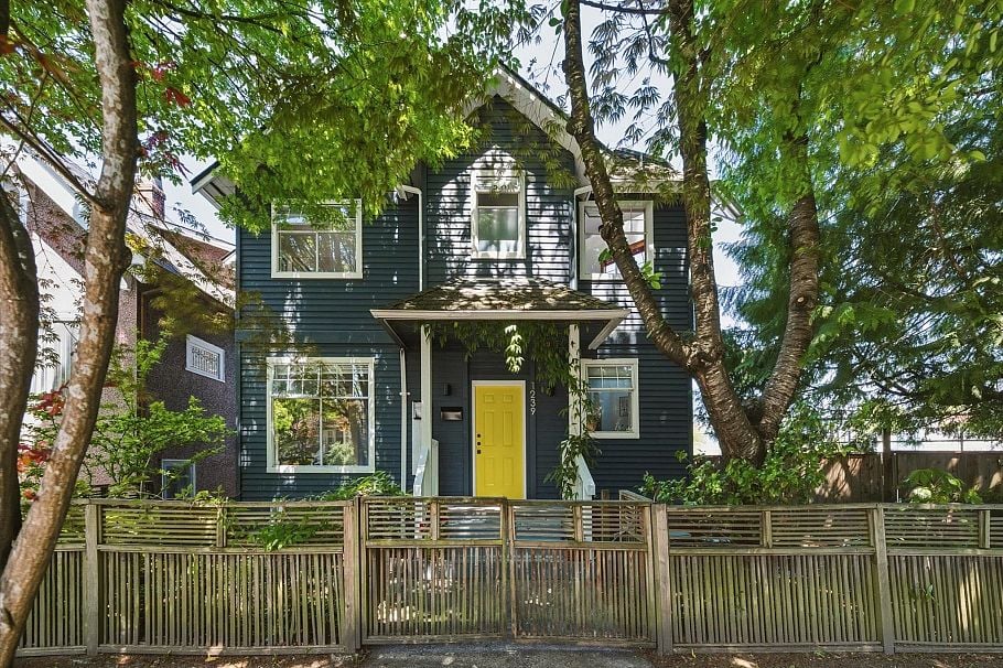 1239 E 22nd Avenue Vancouver, BC - 29
