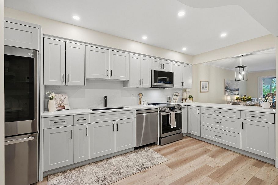102 1538 Bowser Avenue North Vancouver, BC - 17