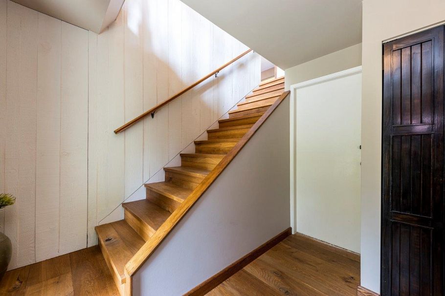 350 E Windsor Road North Vancouver, BC - 26