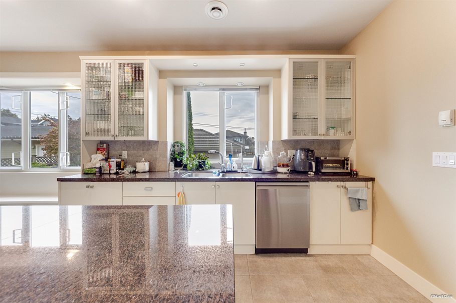 2266 W 20th Avenue Vancouver, BC - 7