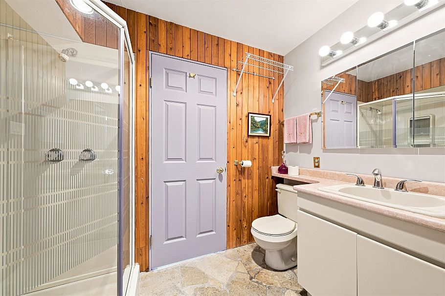 2161 Floralynn Crescent North Vancouver, BC - 16