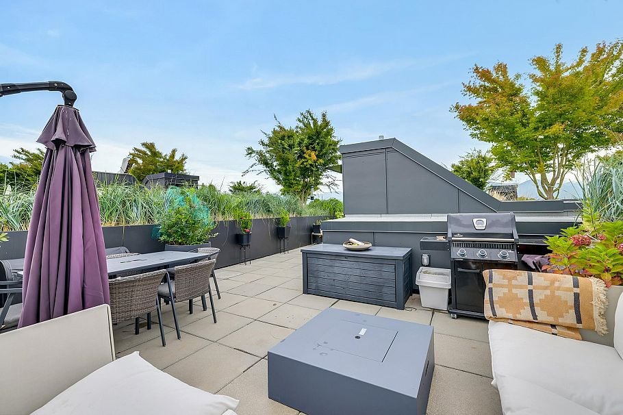411 2520 Guelph Street Vancouver, BC - 24