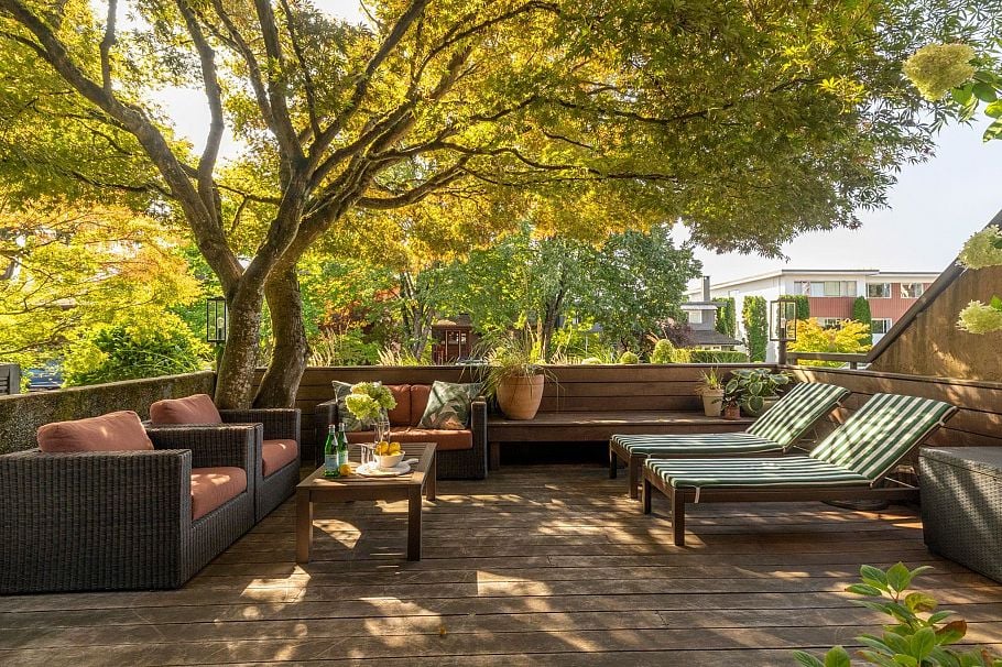 3 226 E 10th Street North Vancouver, BC - 1