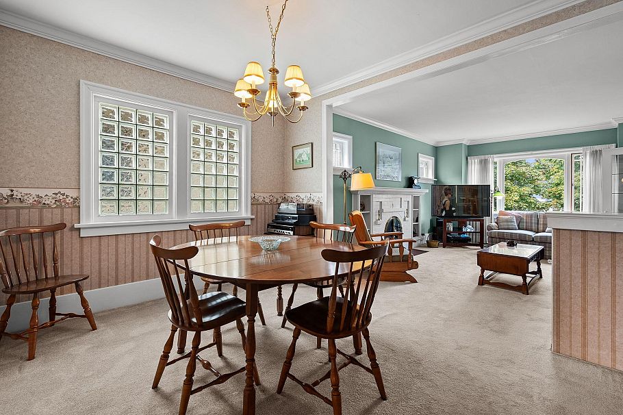 3692 W 19th Avenue Vancouver, BC - 5