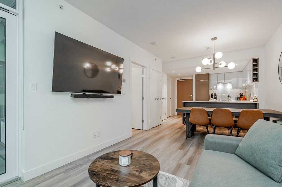 107 110 Switchmen Street Vancouver, BC - 8