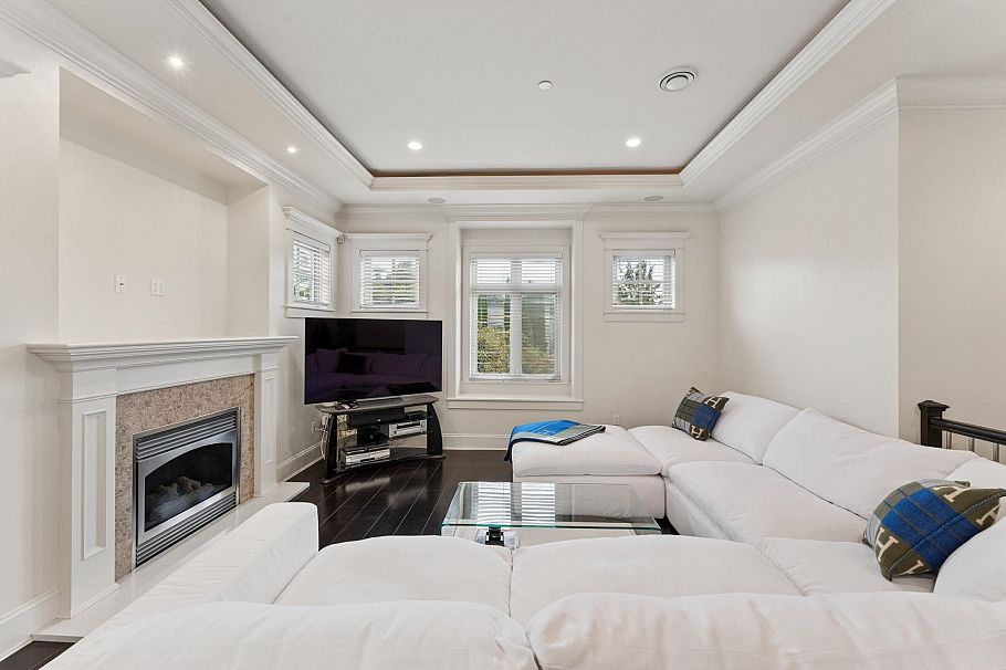 4898 Quebec Street Vancouver, BC - 4