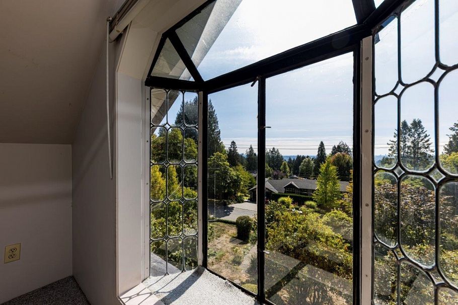 350 E Windsor Road North Vancouver, BC - 24
