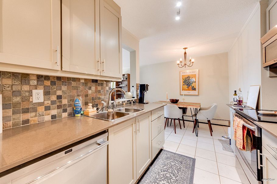 107 131 W 4th Street North Vancouver, BC - 10