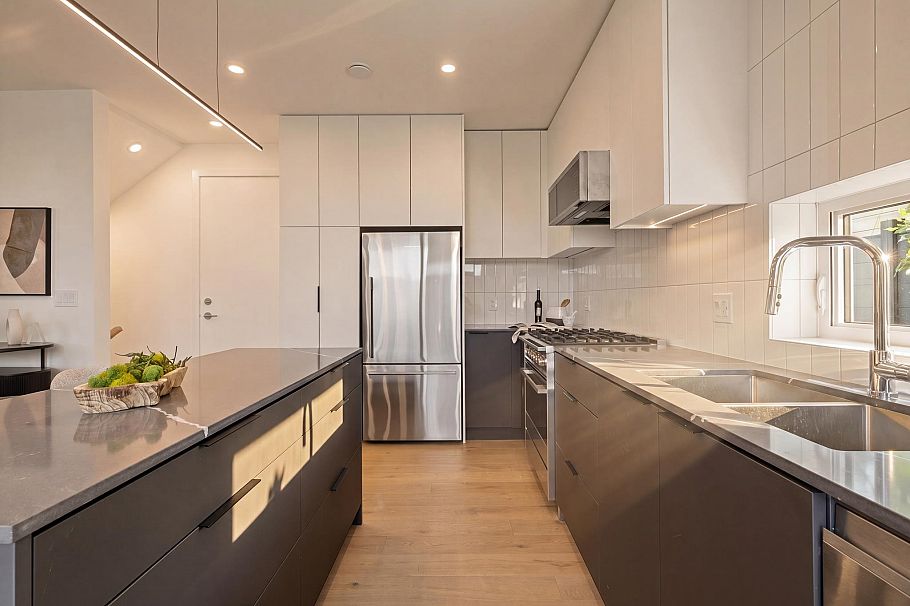 2796 Cambridge Street Vancouver, BC - 5