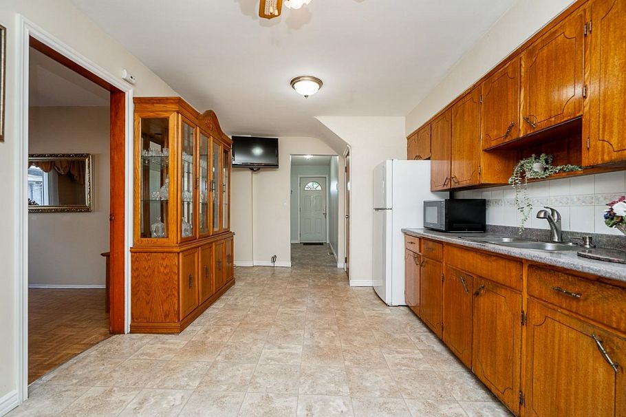 1342 Grant Street Vancouver, BC - 8