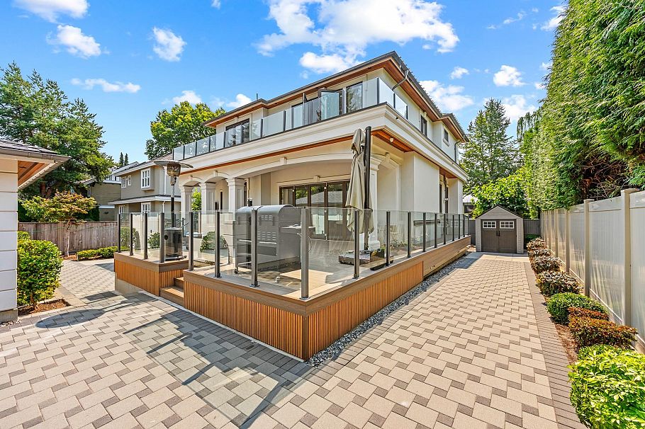 2867 W 44th Avenue Vancouver, BC - 34