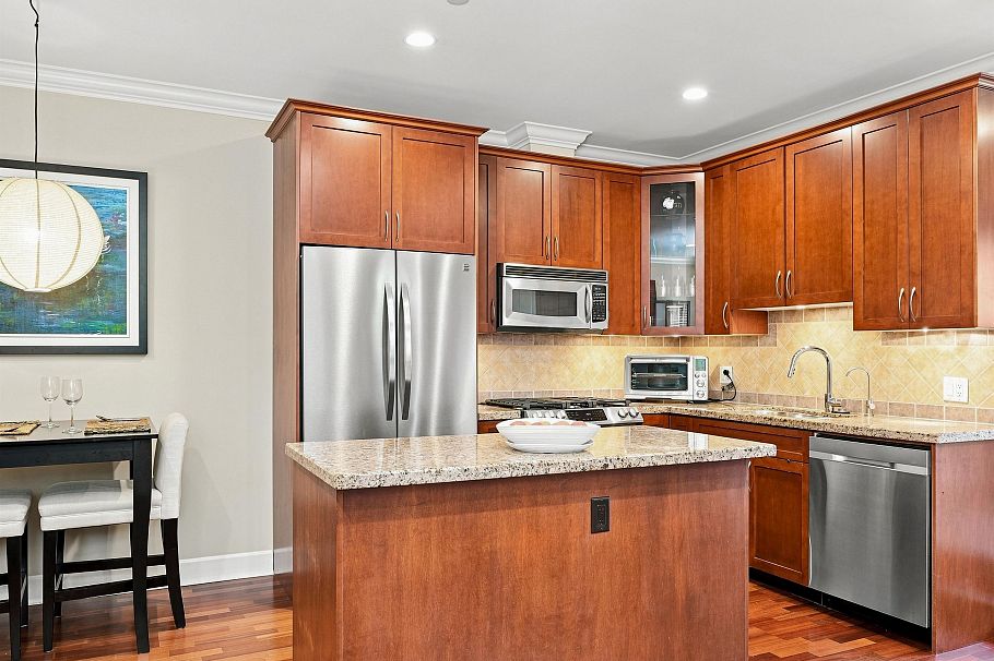 2425 Larch Street Vancouver, BC - 21