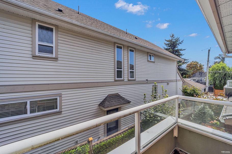 5 1233 W 16th Street North Vancouver, BC - 24