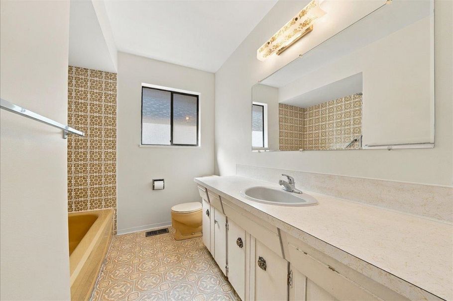 4371 Commercial Street Vancouver, BC - 23