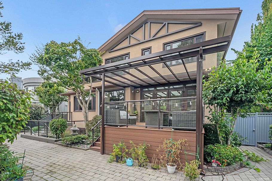 1112 W 38th Avenue Vancouver, BC - 36
