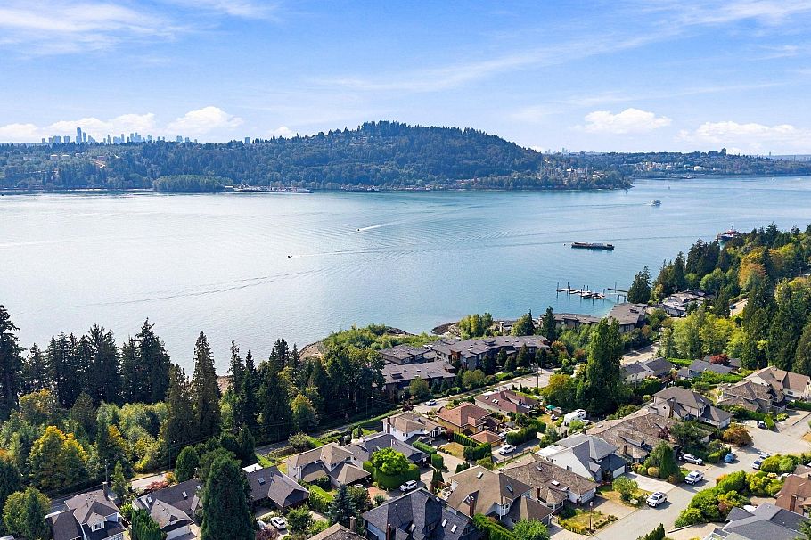 3950 Sparrow Lane North Vancouver, BC - 36