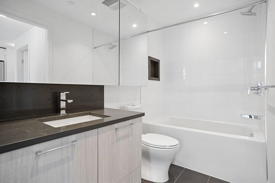 602 3581 E Kent Avenue North Vancouver, BC - 6