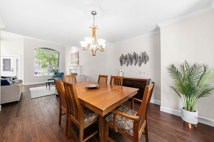 1617 Emerson Court North Vancouver, BC - 6