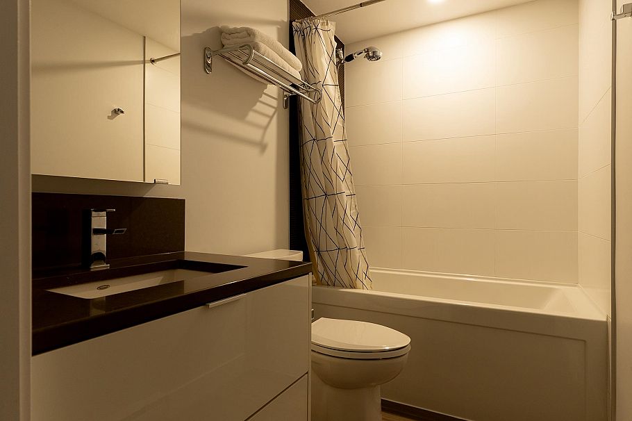 2 1777 W 7th Avenue Vancouver, BC - 18