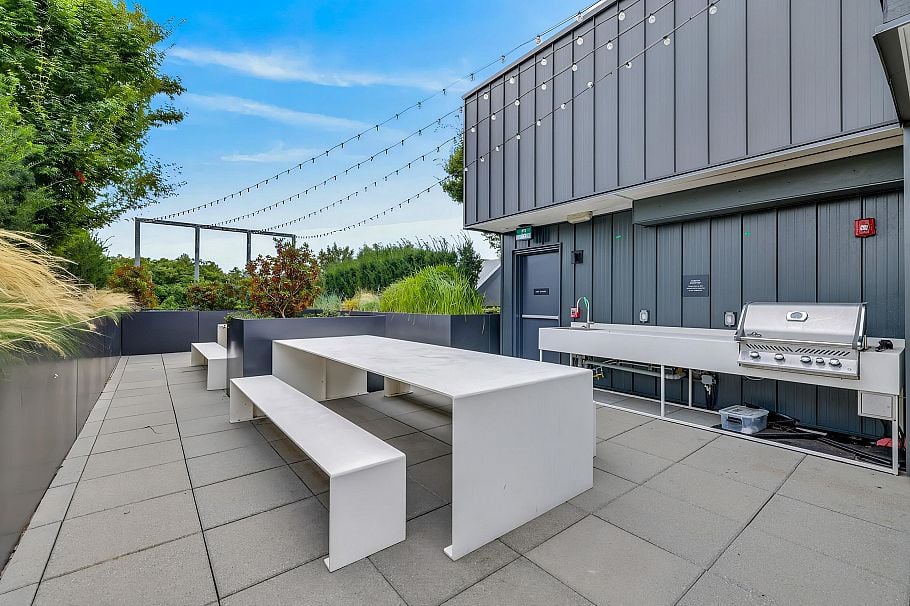 411 2520 Guelph Street Vancouver, BC - 34