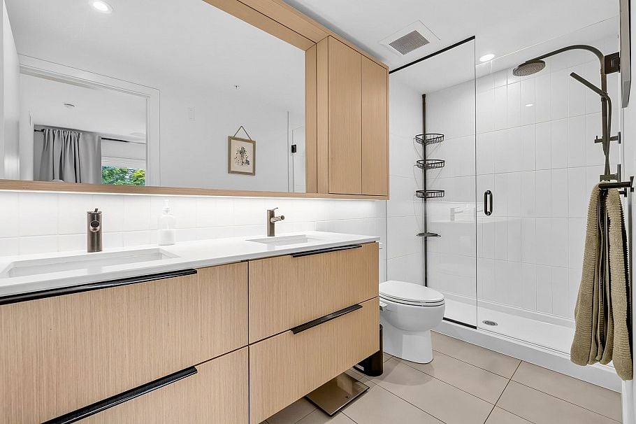 411 2520 Guelph Street Vancouver, BC - 16