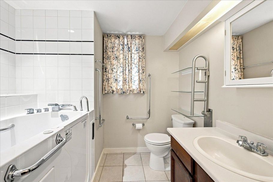 5584 Maple Street Vancouver, BC - 19