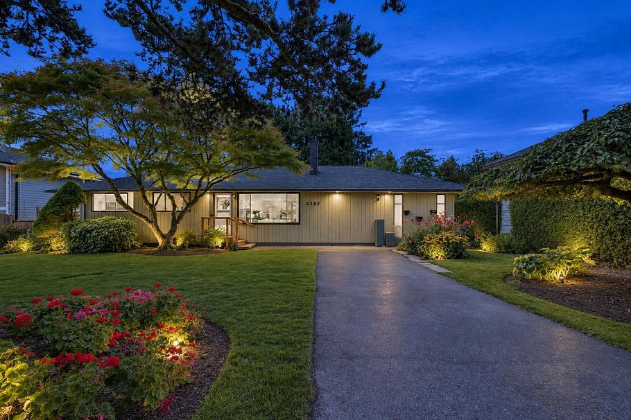 2161 Floralynn Crescent North Vancouver, BC - 1