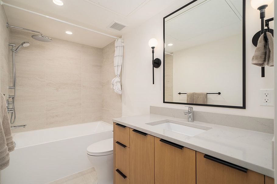 809 W 38th Avenue Vancouver, BC - 14