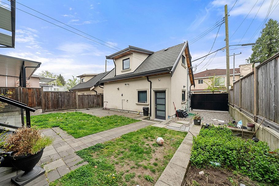 416 E 63rd Avenue Vancouver, BC - 33