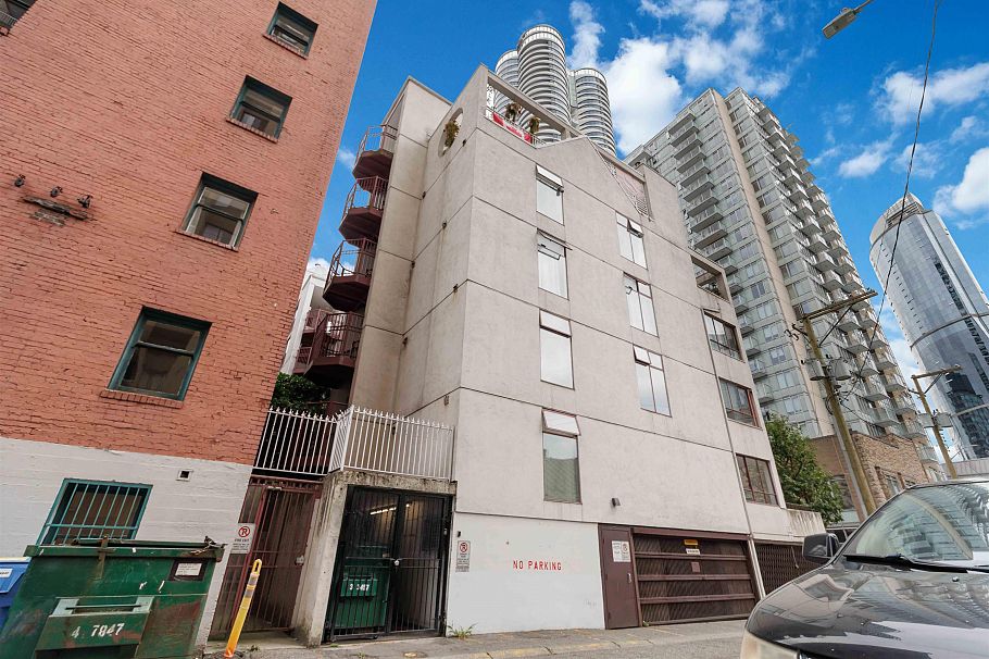 105 1042 Nelson Street Vancouver, BC - 27