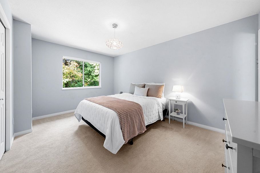 1617 Emerson Court North Vancouver, BC - 24