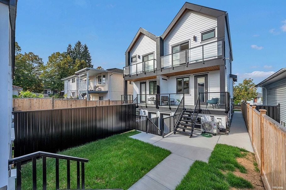 4328 Rupert Street Vancouver, BC - 35