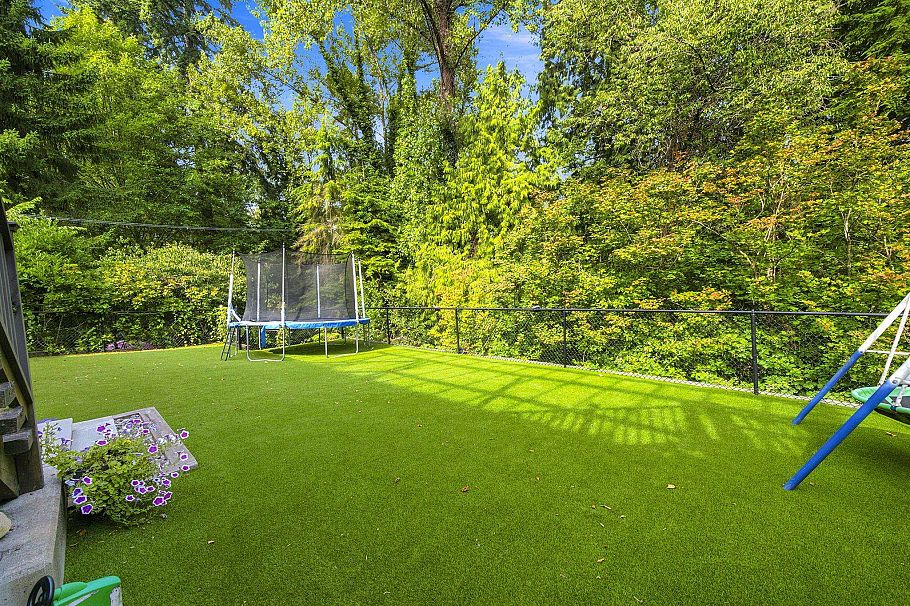 2360 Mackay Avenue North Vancouver, BC - 23