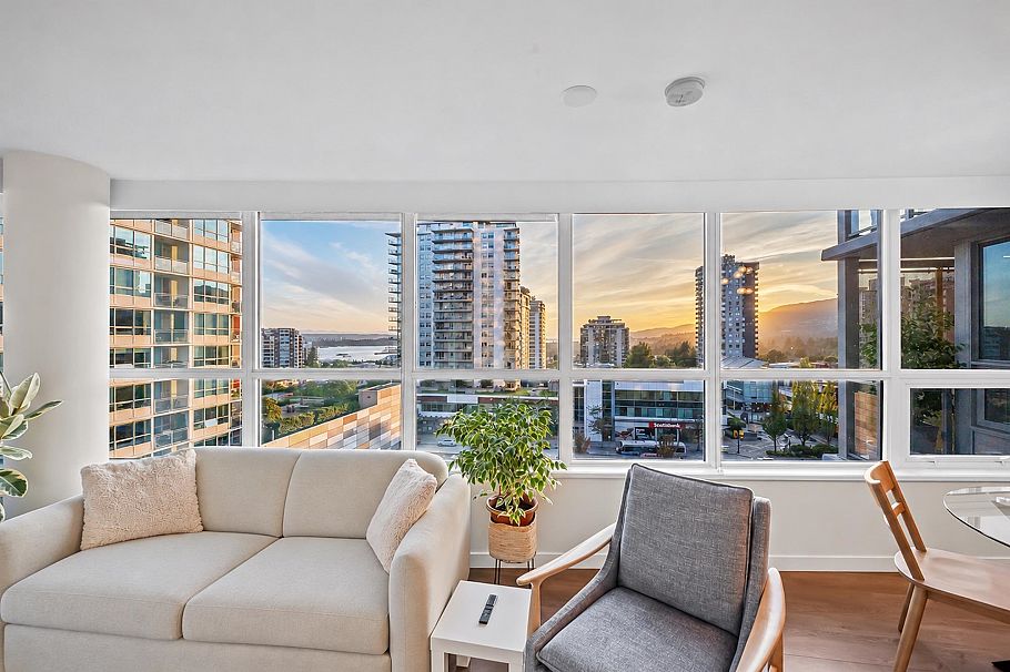 704 125 E 14th Street North Vancouver, BC - 2