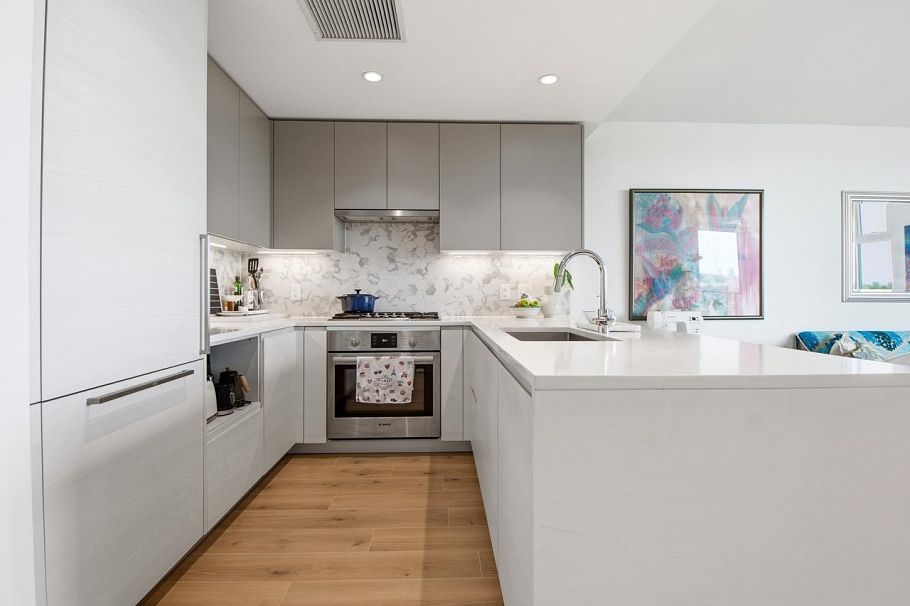 1304 8188 Fraser Street Vancouver, BC - 2