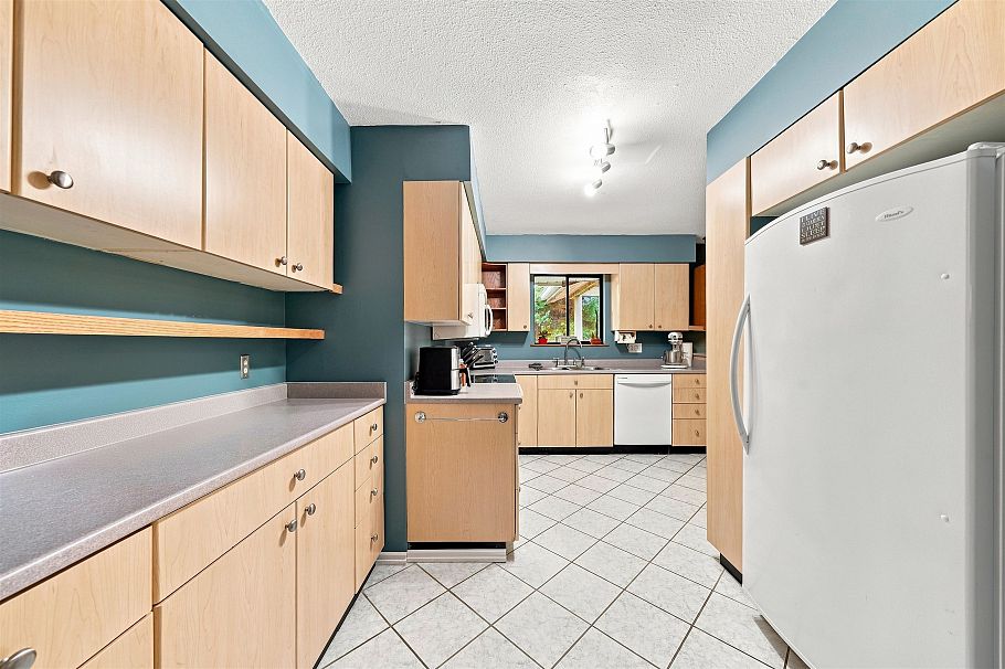 2161 Floralynn Crescent North Vancouver, BC - 9