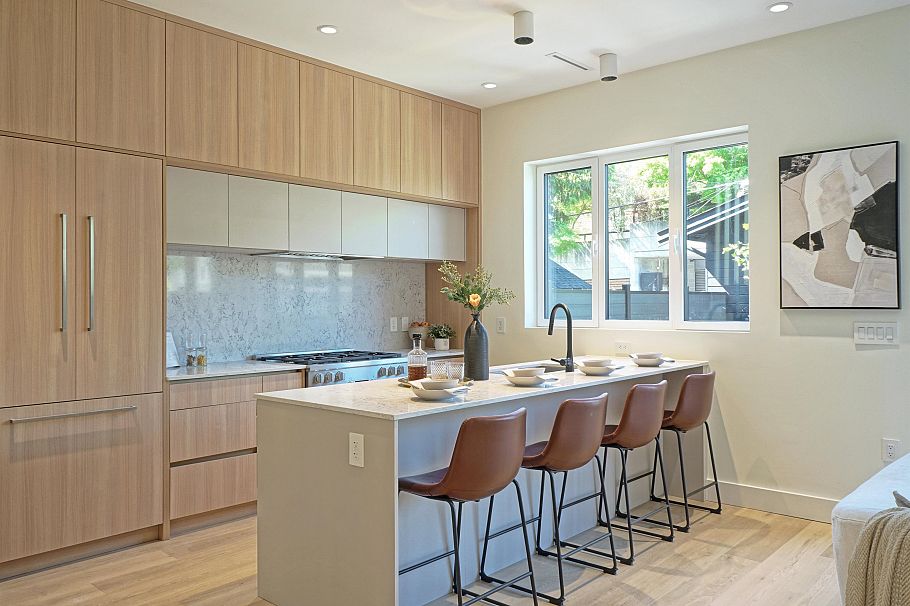 2 3315 W 10th Street Vancouver, BC - 4