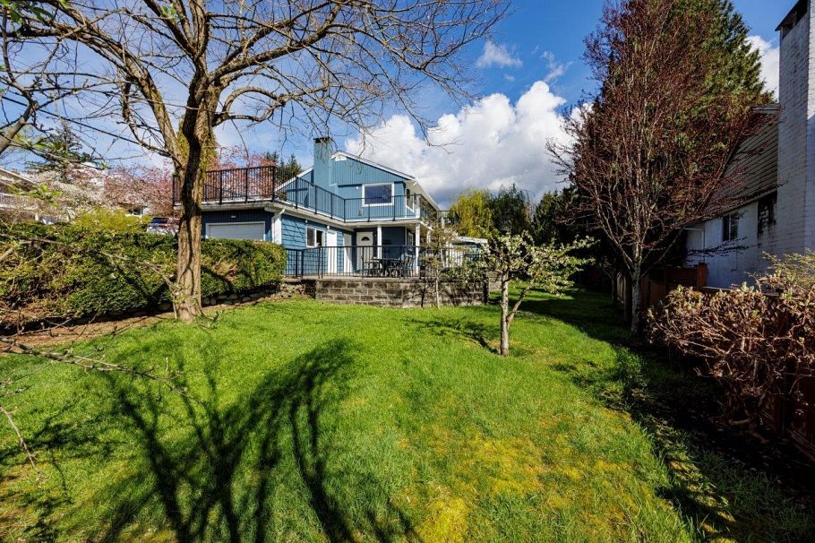 2094 Viewlynn Drive North Vancouver, BC - 17