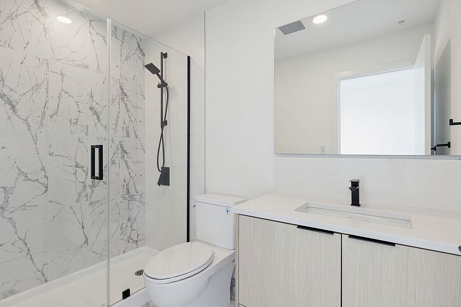 303 333 St. Davids Avenue North Vancouver, BC - 19