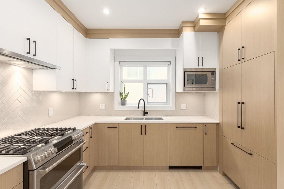 1727 E 22nd Avenue Vancouver, BC - 16