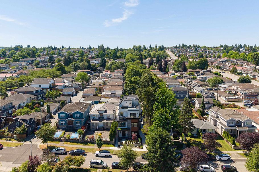 1 1448 E 30th Avenue Vancouver, BC - 22
