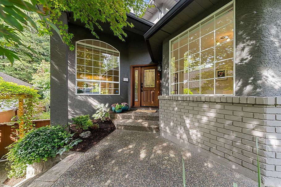 1617 Emerson Court North Vancouver, BC - 40